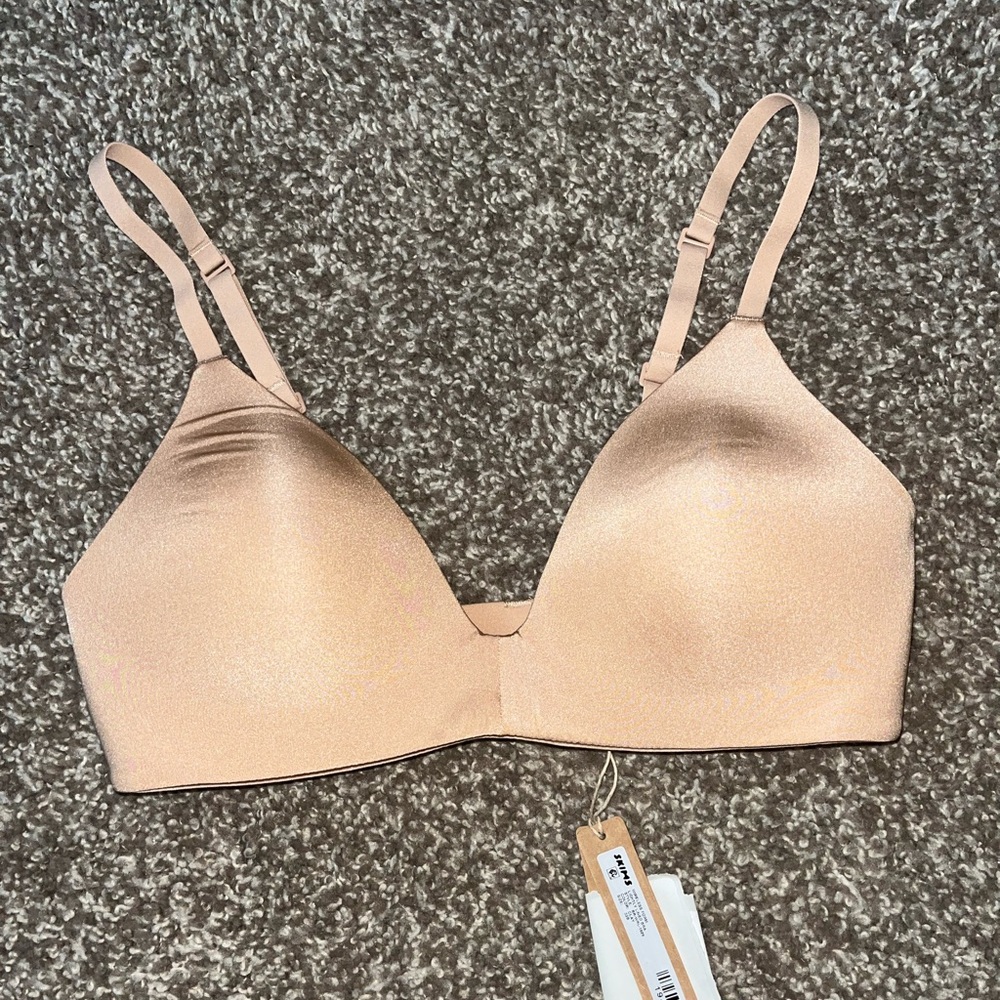 Skims Wireless Form T-Shirt Demi Bra